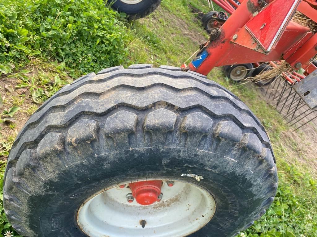Kuhn GA 7301 堆草機