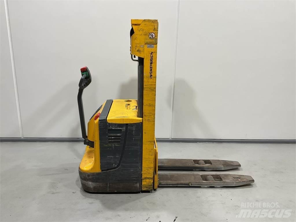 Jungheinrich EJC12 自走式堆積機