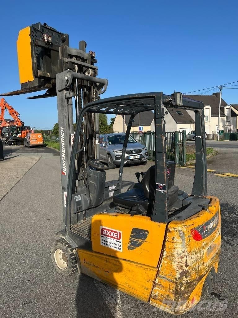 Jungheinrich EFG218 電動堆高機