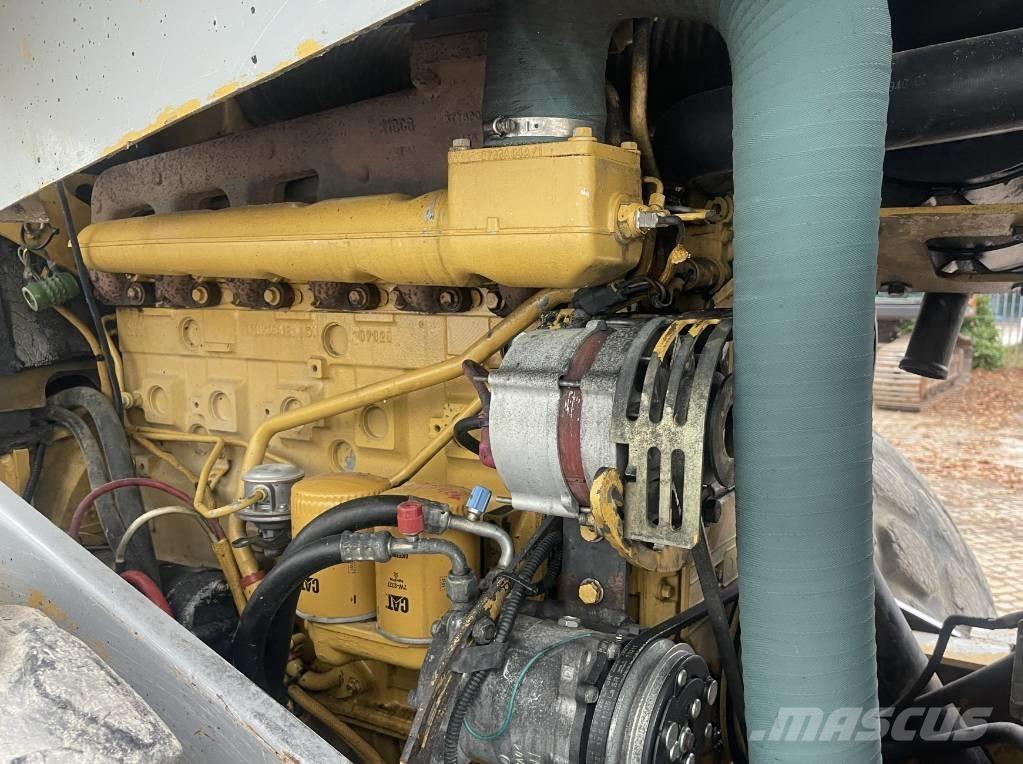 CAT CS 663 E      2002 單輪滾壓機