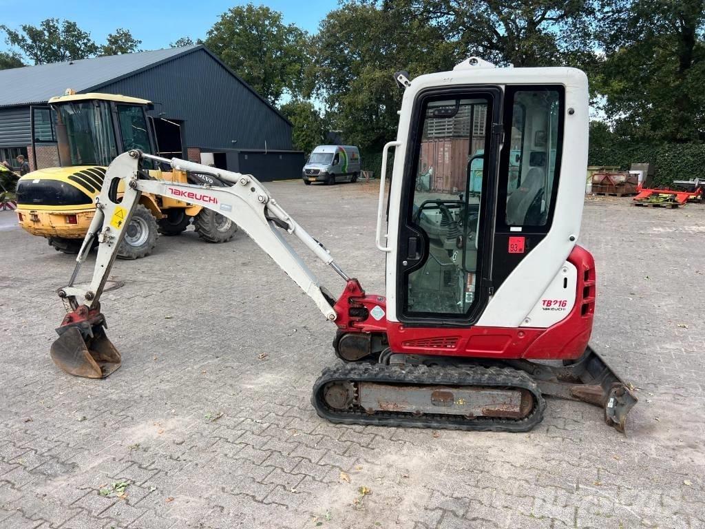 Takeuchi TB 216 小型挖土機/掘鑿機<7t(小型挖掘機)