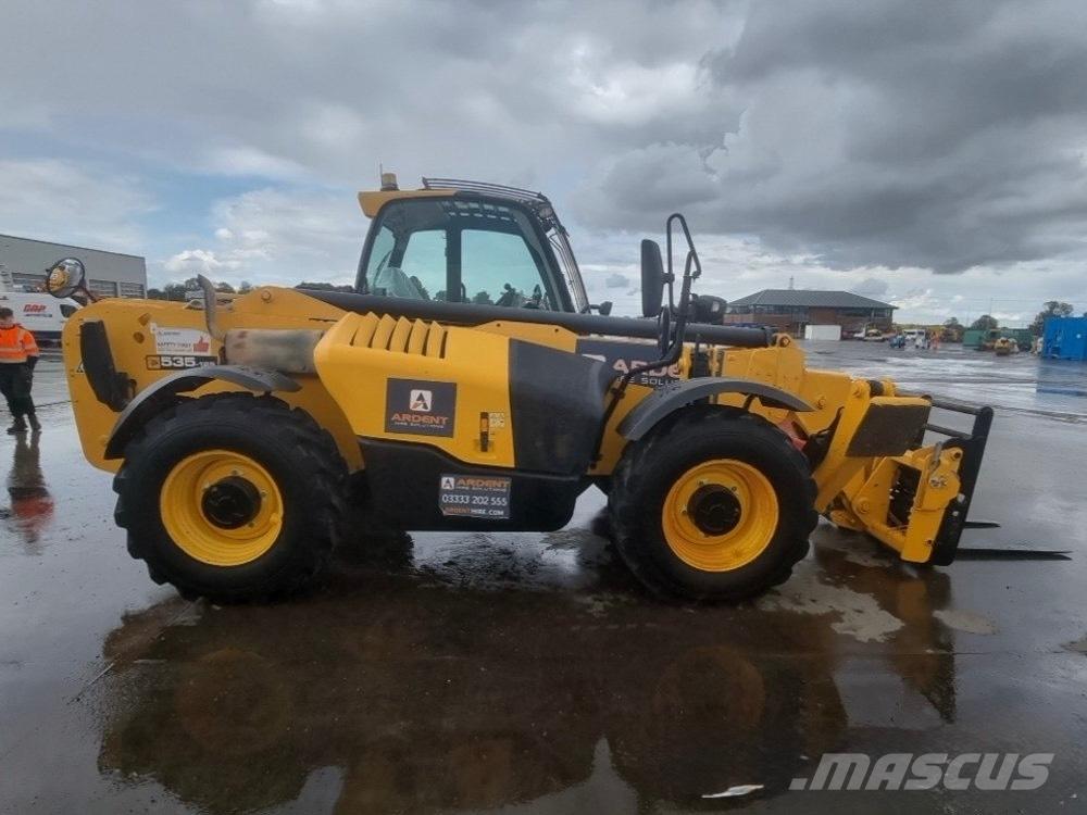 JCB 535 V 125 伸縮臂操作車