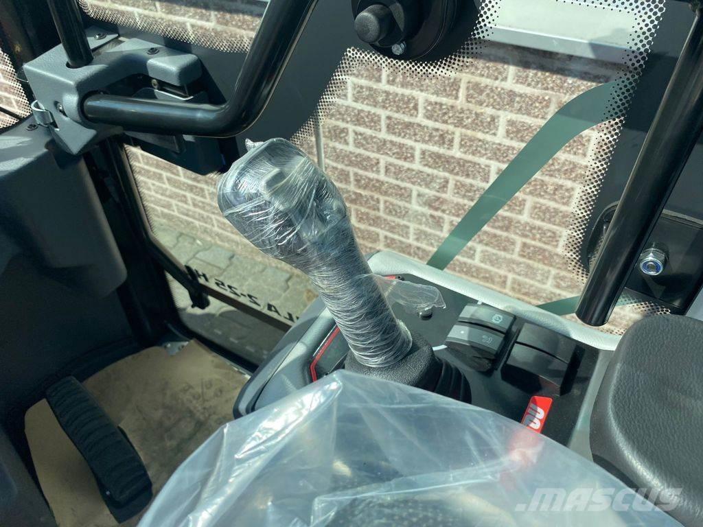 Manitou MLA2-25 輪胎式裝載機