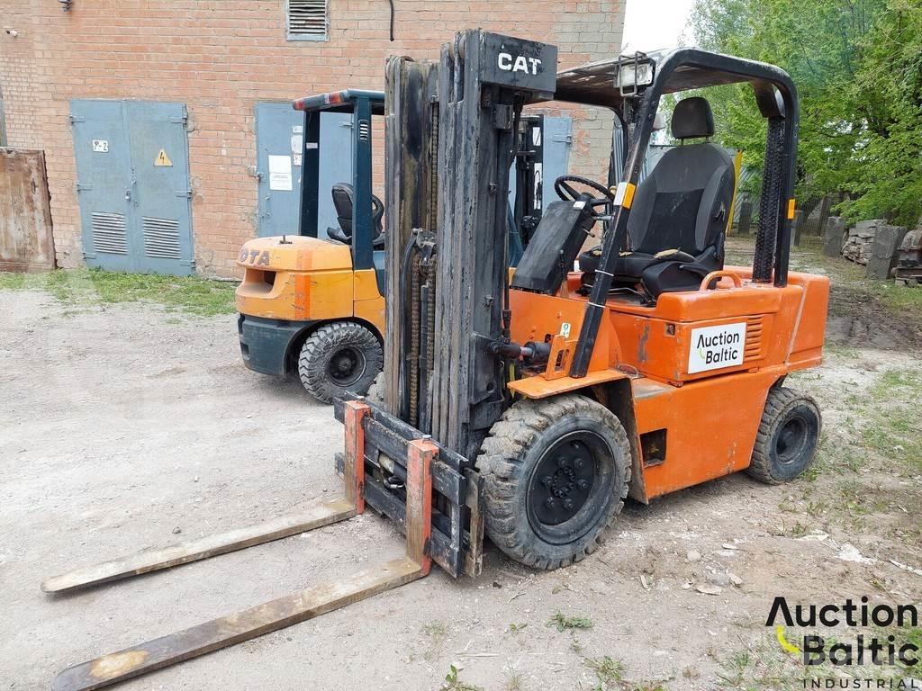 CAT V 50 D 柴油卡車