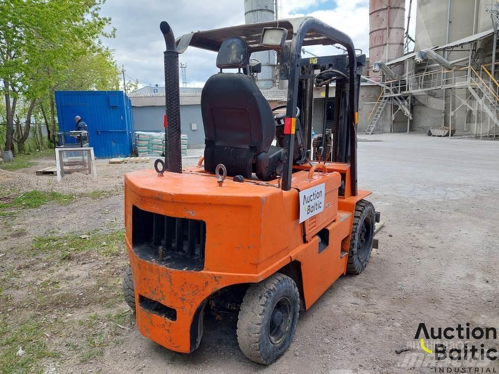 CAT V 50 D 柴油卡車