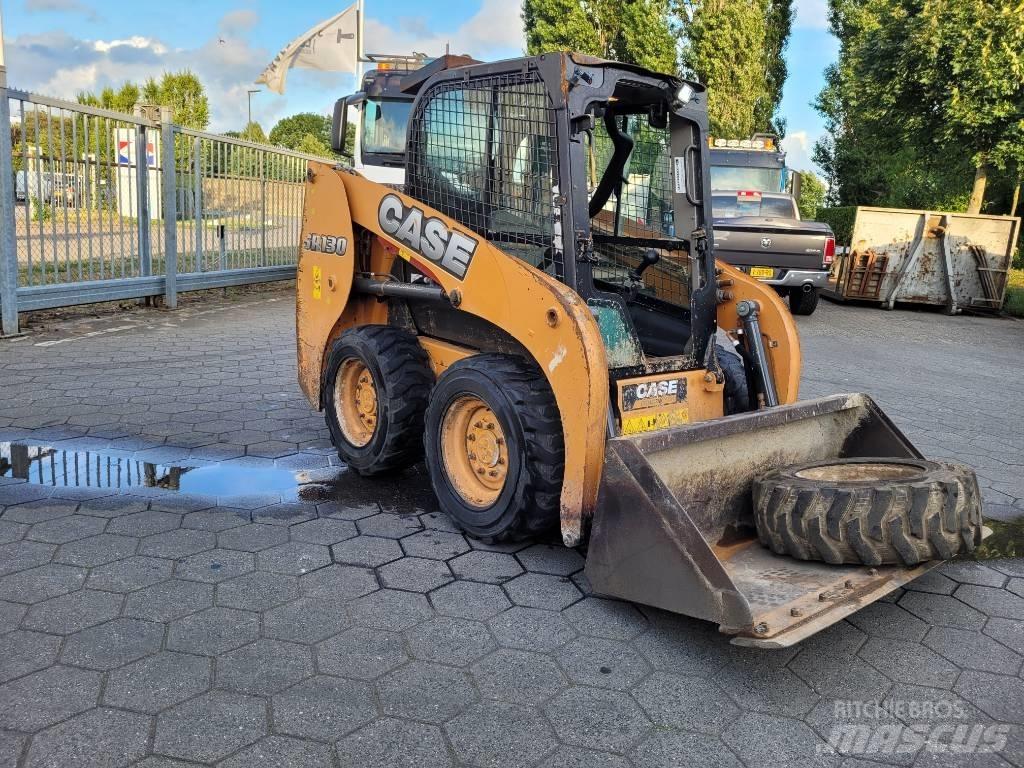 CASE SR 130 滑移轉向裝載機