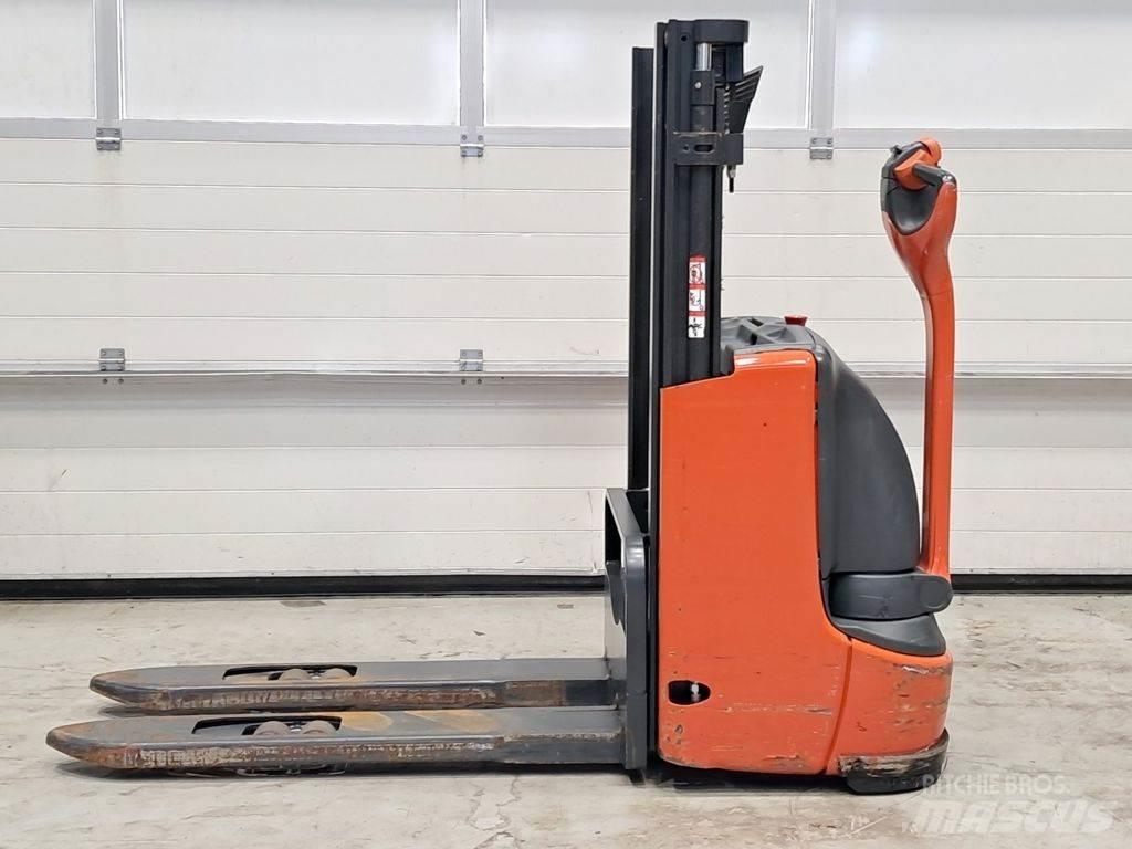 Linde L10 行走控制式堆積機
