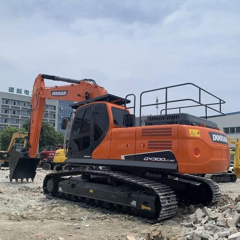 Doosan DX 300 履帶式 挖土機/掘鑿機/挖掘機