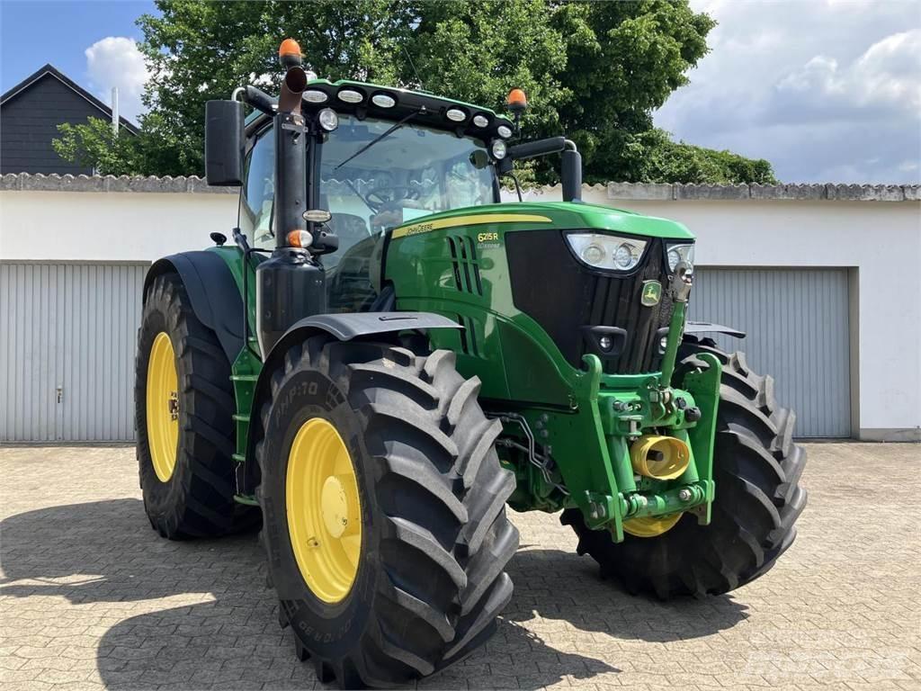 John Deere 6215R 曳引機