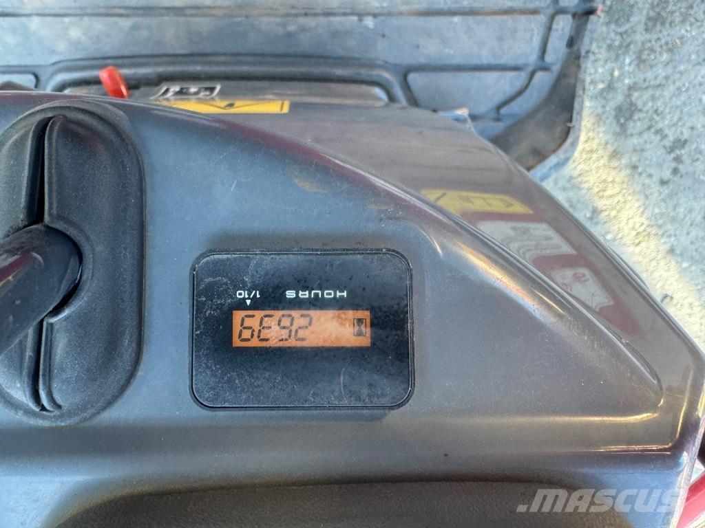 Yanmar SV08 (1E826) 小型挖土機/掘鑿機<7t(小型挖掘機)