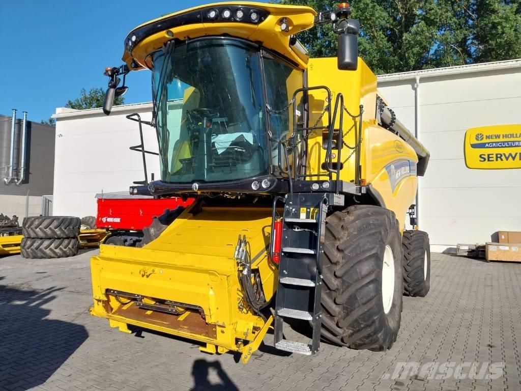 New Holland CX 8.90 聯合收穫機