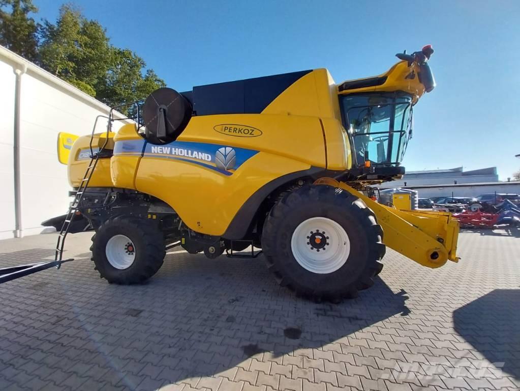New Holland CX 8.90 聯合收穫機