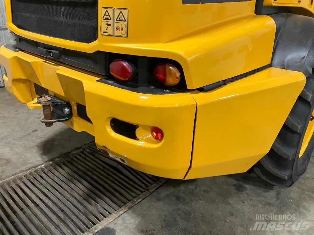 JCB TM 320 輪胎式裝載機