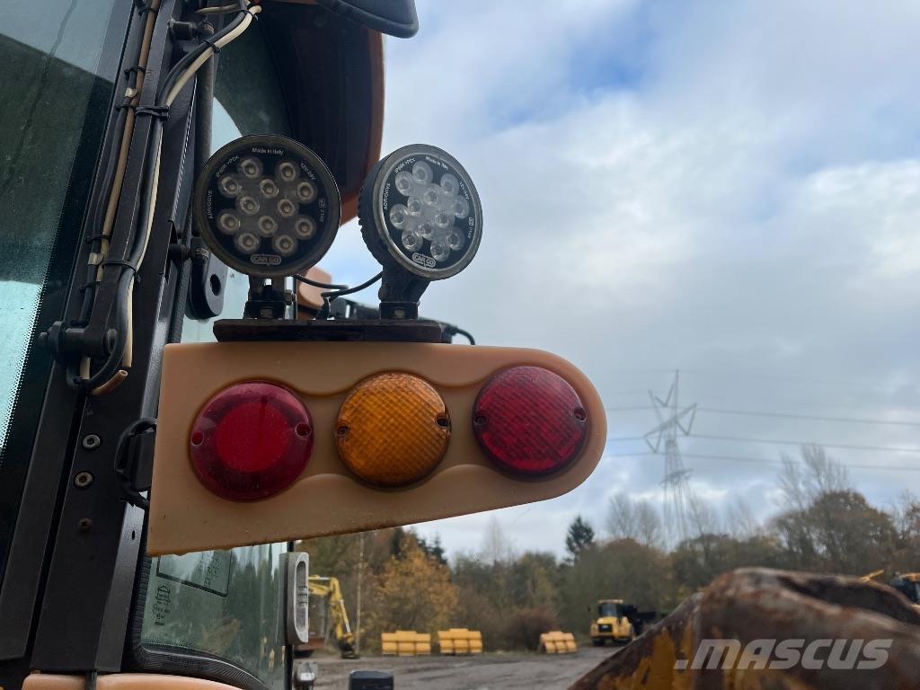 Hydrema 926D 反鏟裝載機