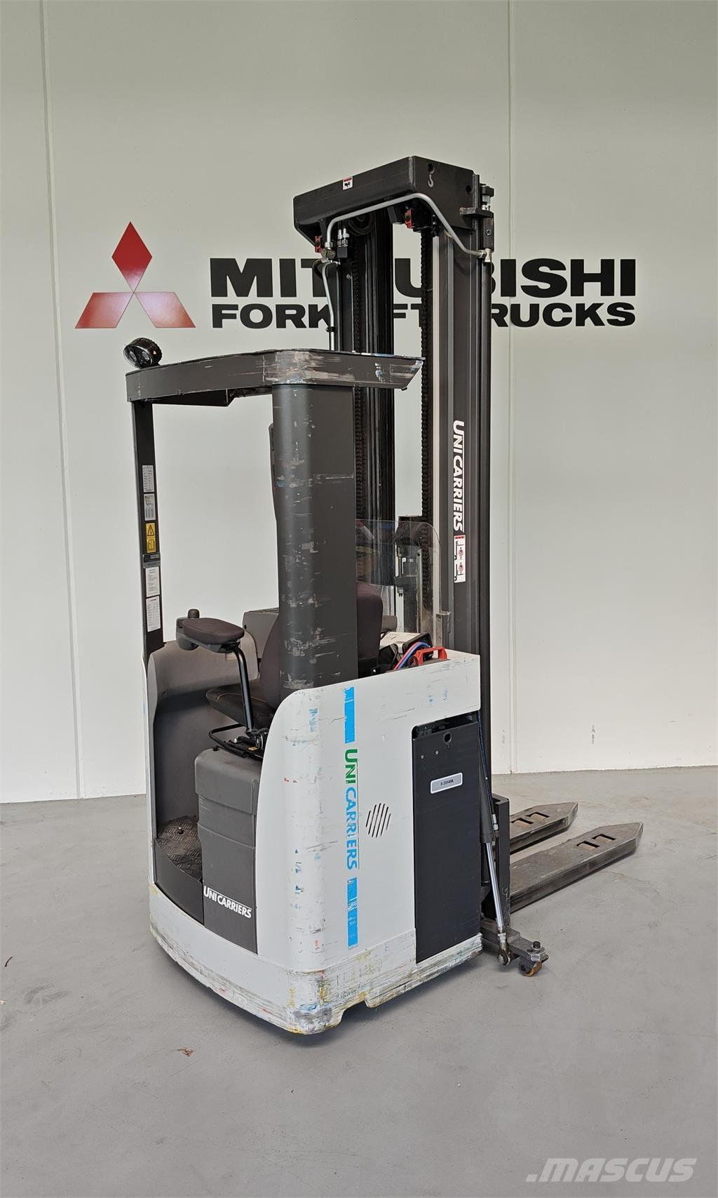 Atlet XSN160 自走式堆積機