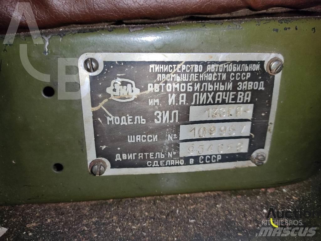 ZIL 133 全路面起重機/吊車