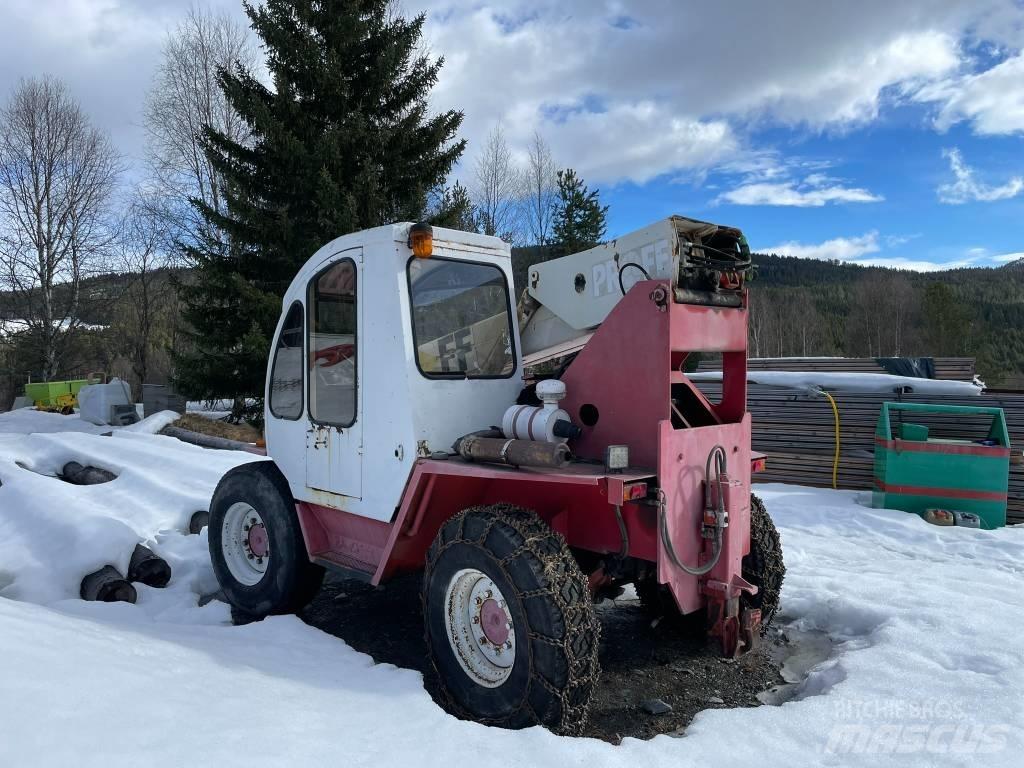 Merlo SM25 伸縮臂操作車