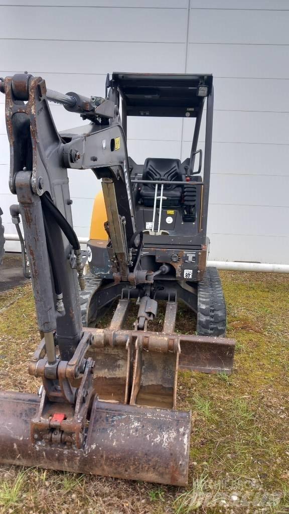 Volvo ECR 25 D 小型挖土機/掘鑿機<7t(小型挖掘機)