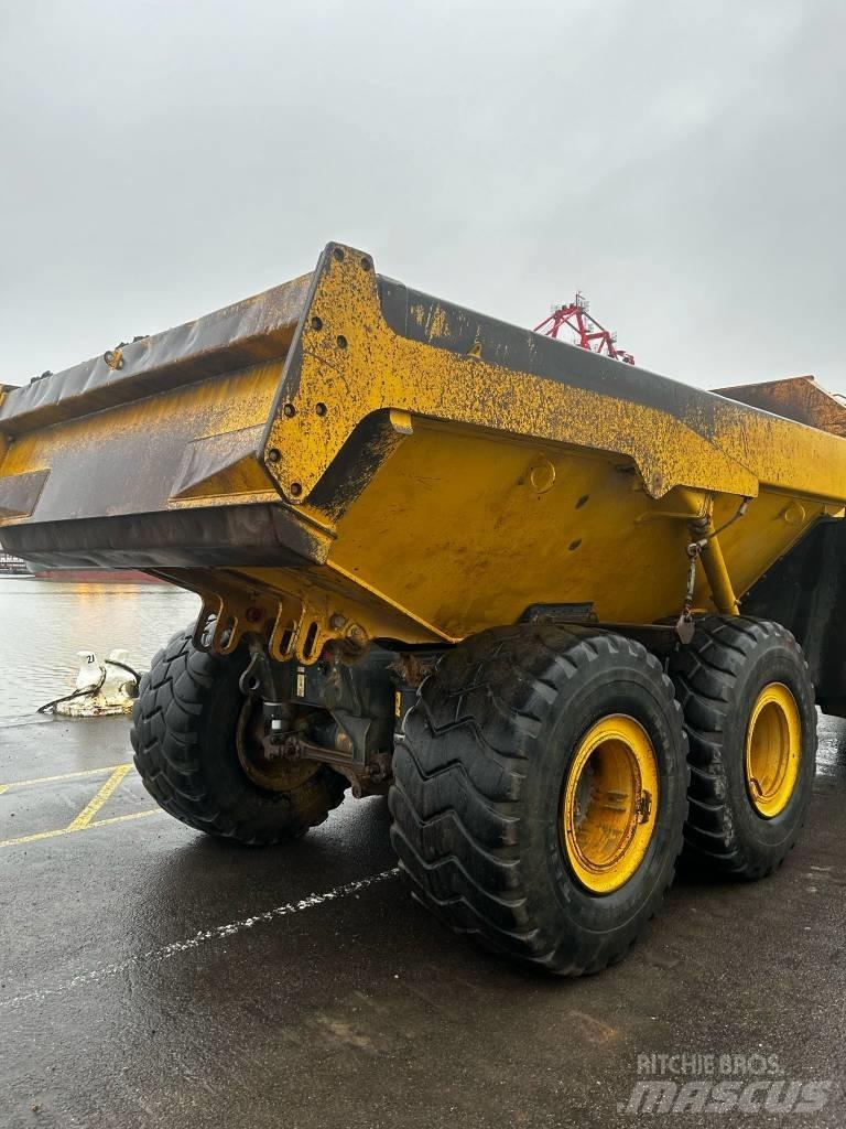 Komatsu HM 300-3 鉸接式起吊車