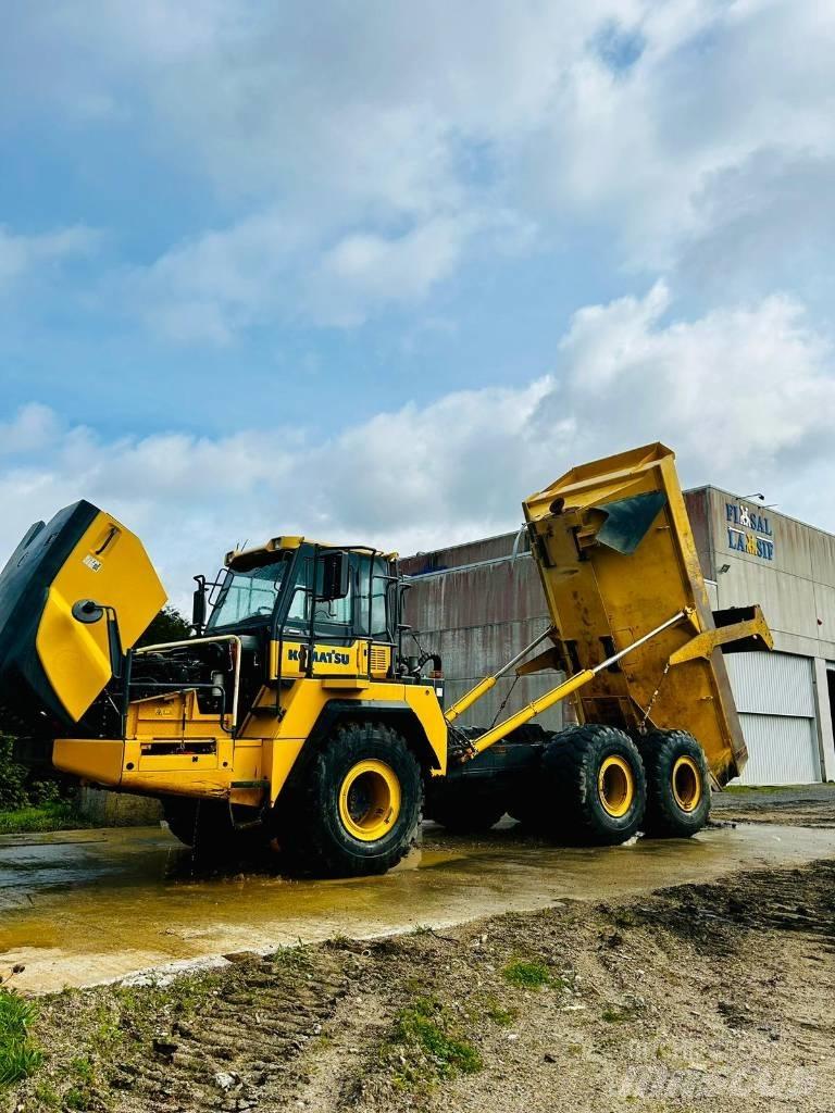 Komatsu HM 300-3 鉸接式起吊車