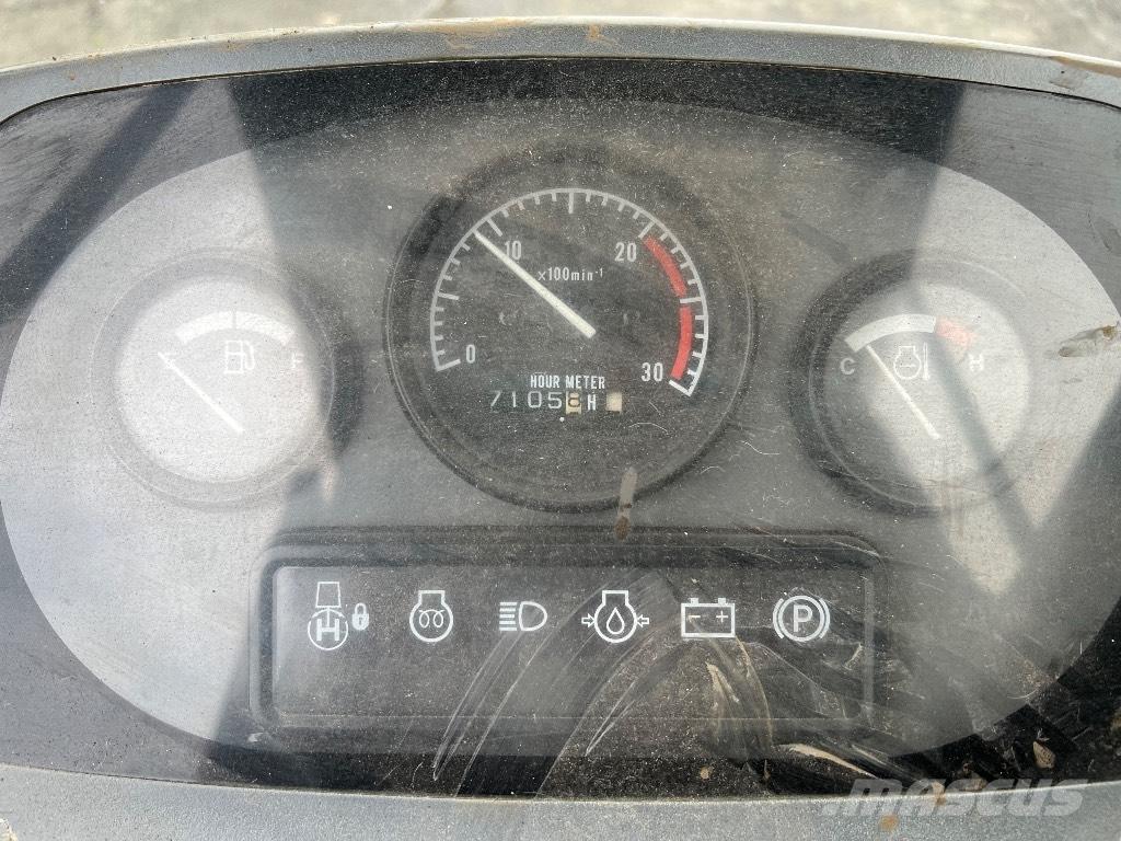 Hitachi EG 40 R 履帶式傾卸車/翻斗車