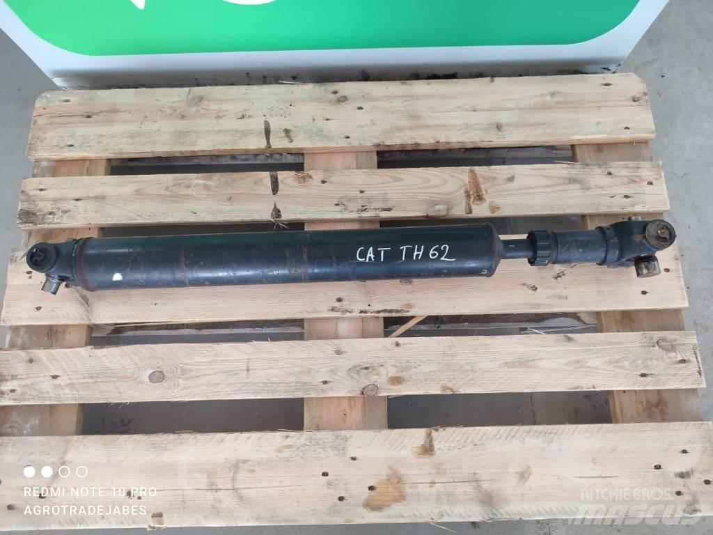CAT TH63 drive shaft 軸