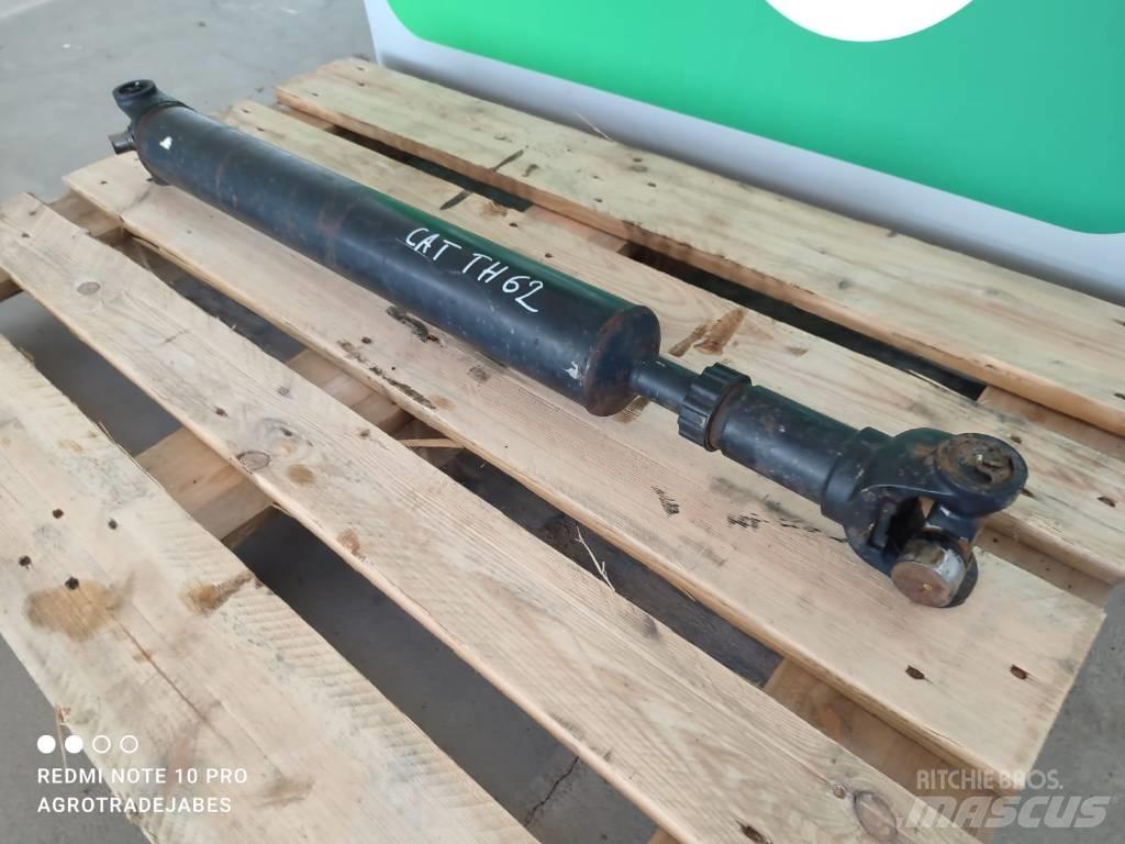CAT TH63 drive shaft 軸