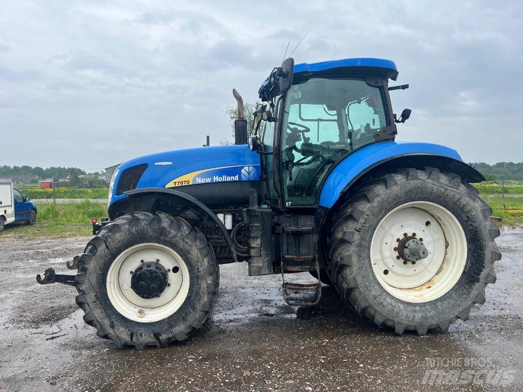 New Holland T 7070 曳引機