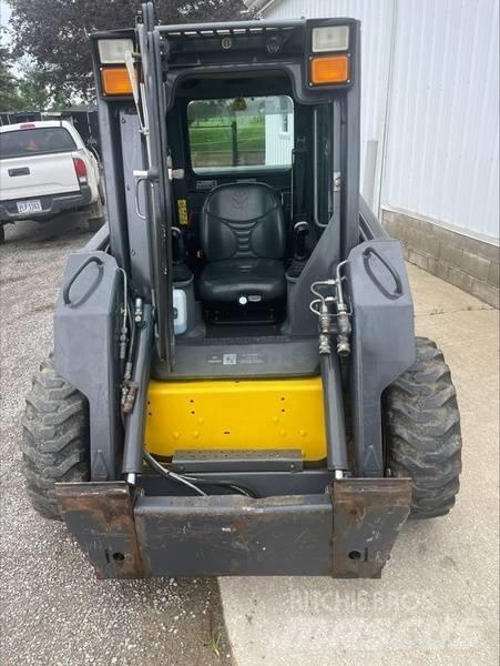 New Holland L 170 滑移轉向裝載機
