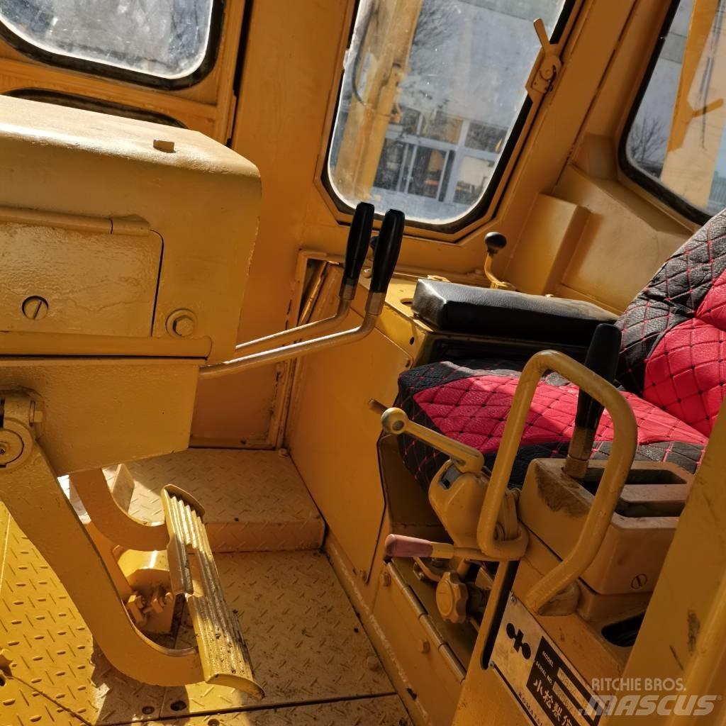 Komatsu D 85 履帶推土機