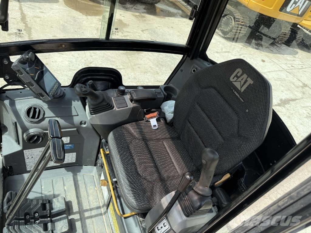 CAT 302 CR 小型挖土機/掘鑿機<7t(小型挖掘機)