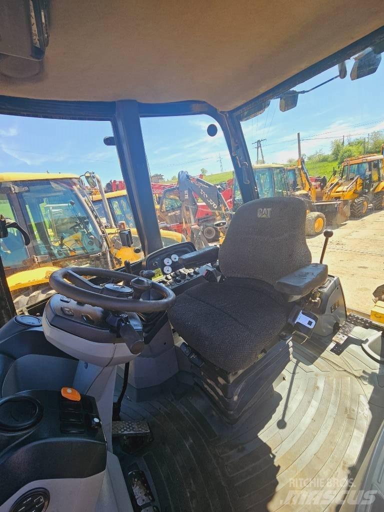 CAT 428 E 反鏟裝載機