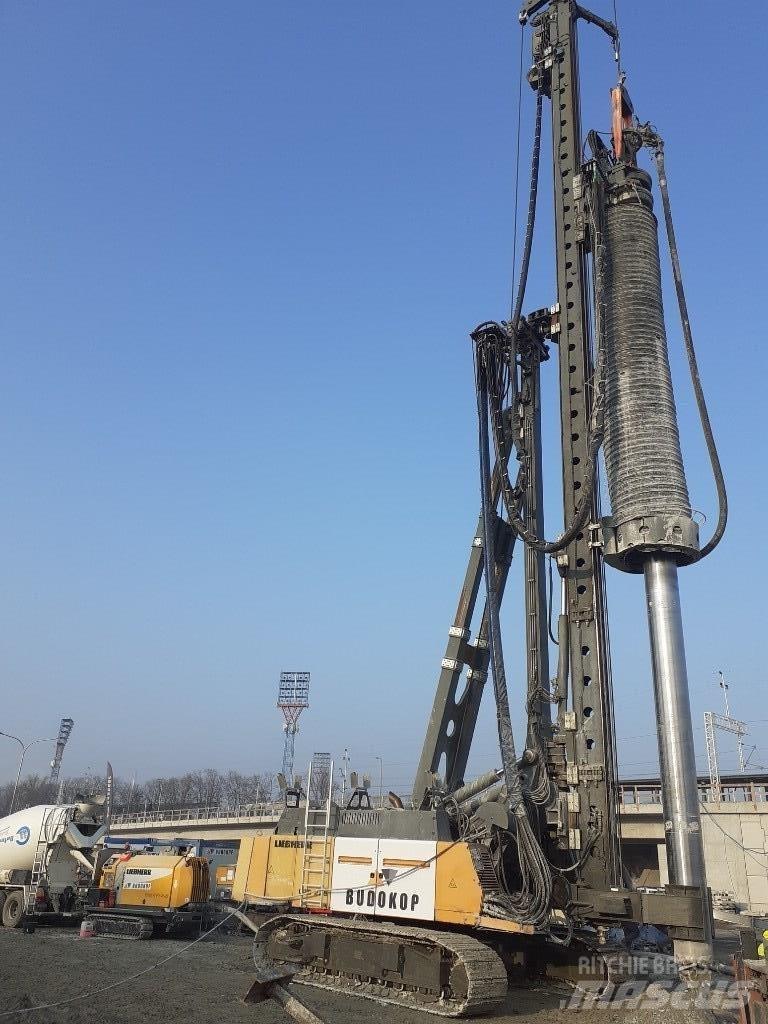 Liebherr LRB255 打樁機