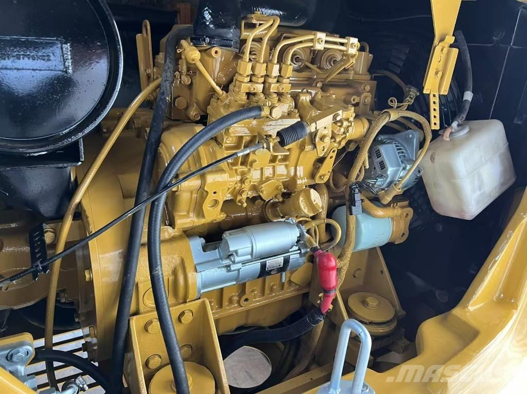 CAT 305.5 小型挖土機/掘鑿機<7t(小型挖掘機)