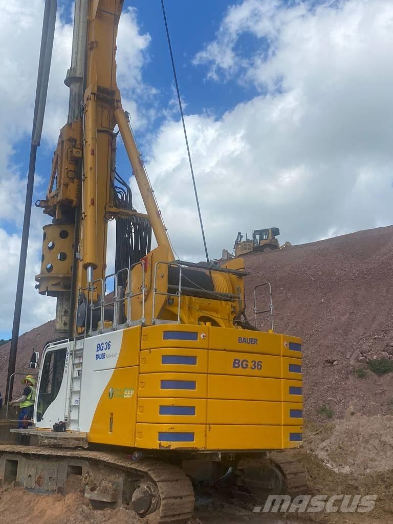 Bauer BG 36 V 重型鑽孔機
