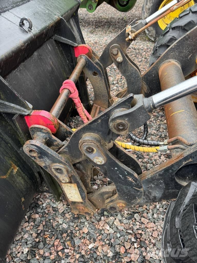 JCB 411 HT 輪胎式裝載機
