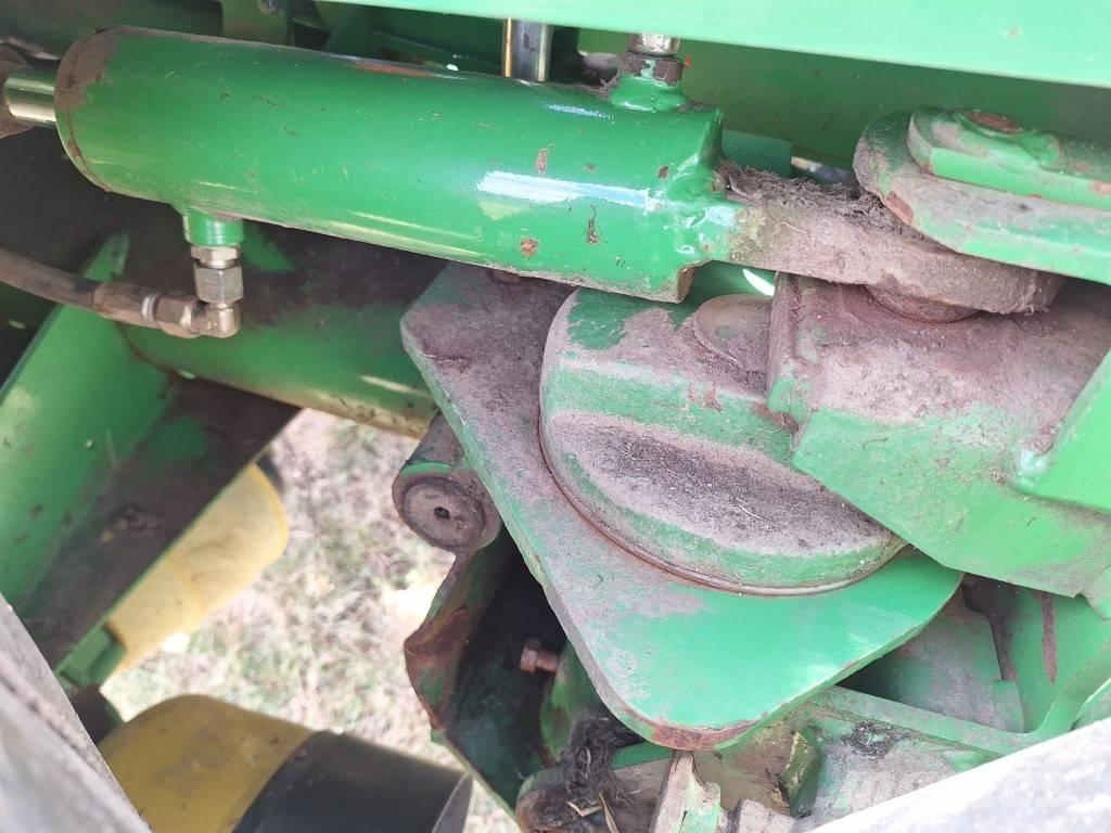 John Deere 328 割草調節裝置