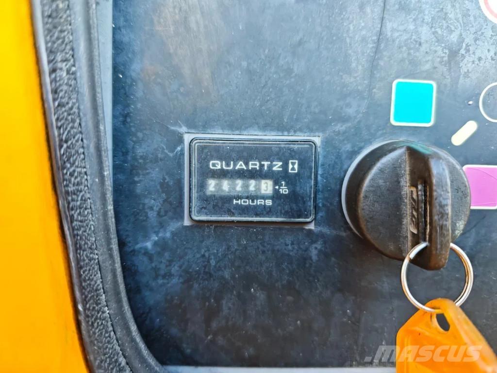 JLG 660 SJ 伸縮臂高空作業車