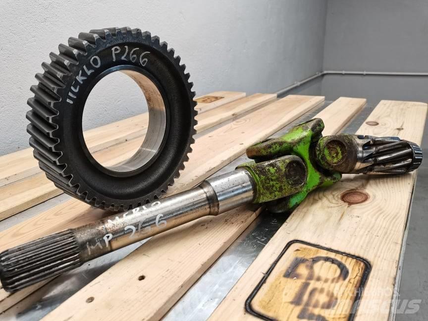 Merlo P 32.6 reducer 軸