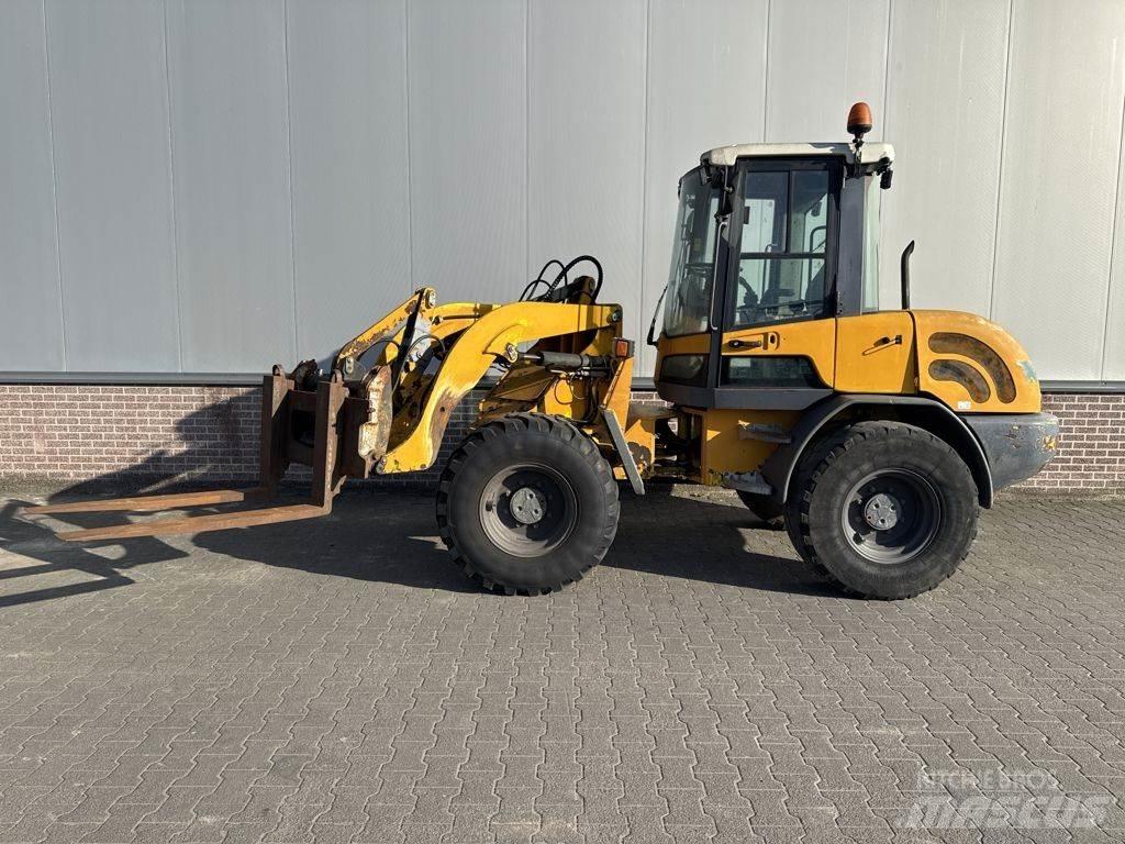 Terex TL70 輪胎式裝載機
