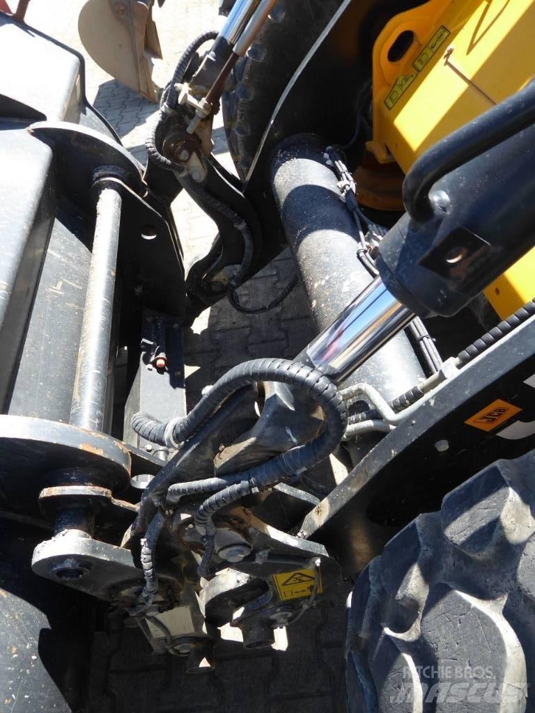 JCB 417 HT 輪胎式裝載機