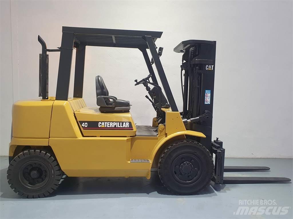 CAT DP40K MC 柴油卡車
