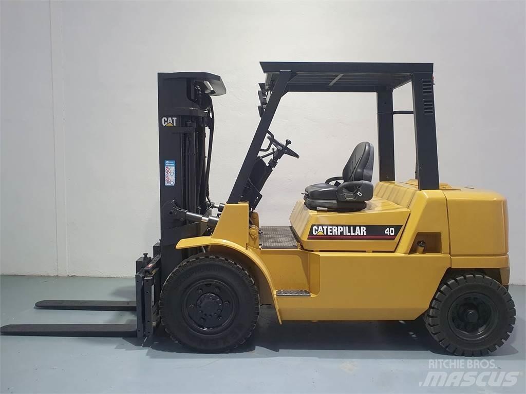 CAT DP40K MC 柴油卡車