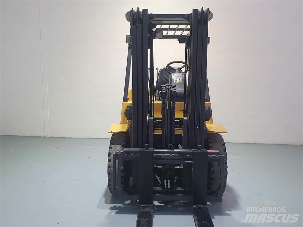 CAT DP40K MC 柴油卡車