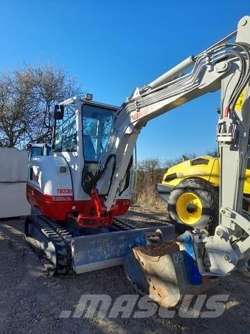 Takeuchi TB 230 小型挖土機/掘鑿機<7t(小型挖掘機)
