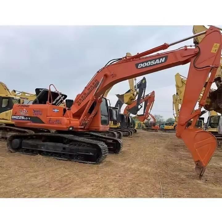 Doosan DH 225 履帶式 挖土機/掘鑿機/挖掘機