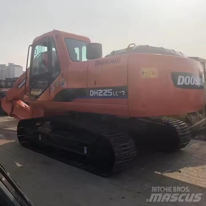 Doosan DH 225 履帶式 挖土機/掘鑿機/挖掘機