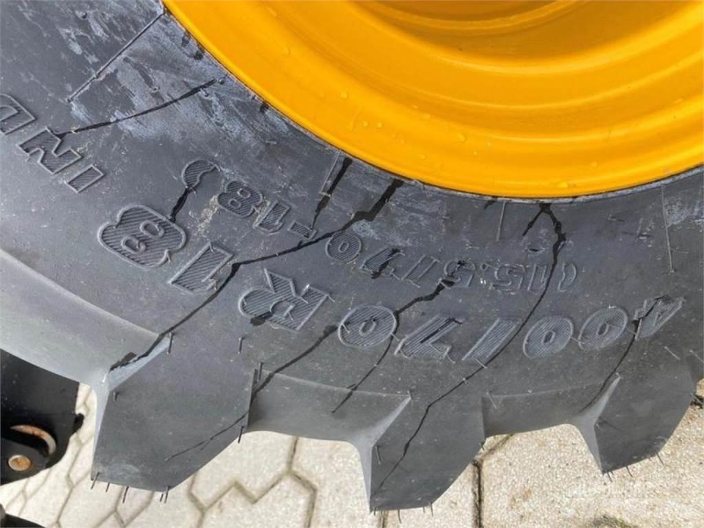 JCB 407 輪胎式裝載機