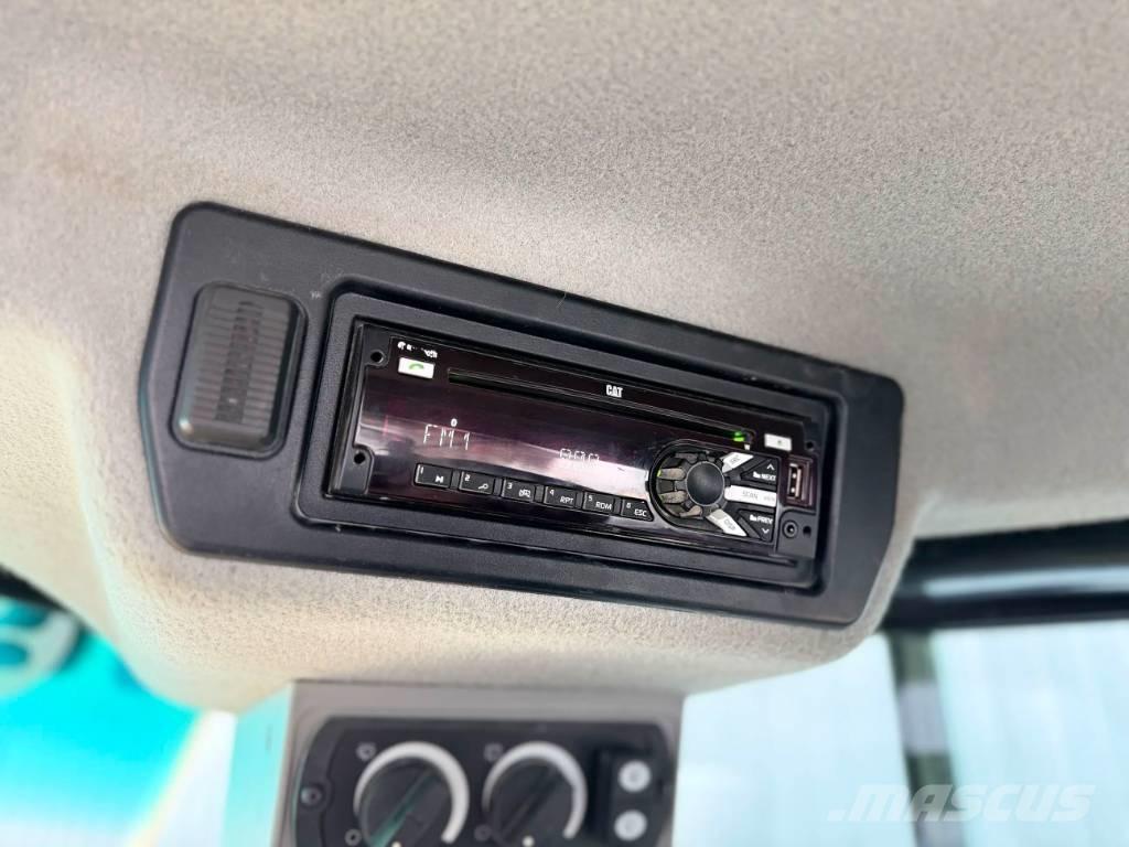 CAT 972M 輪胎式裝載機