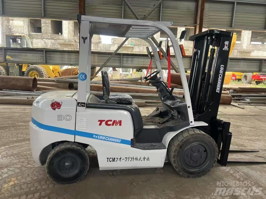 TCM FD 30 柴油卡車